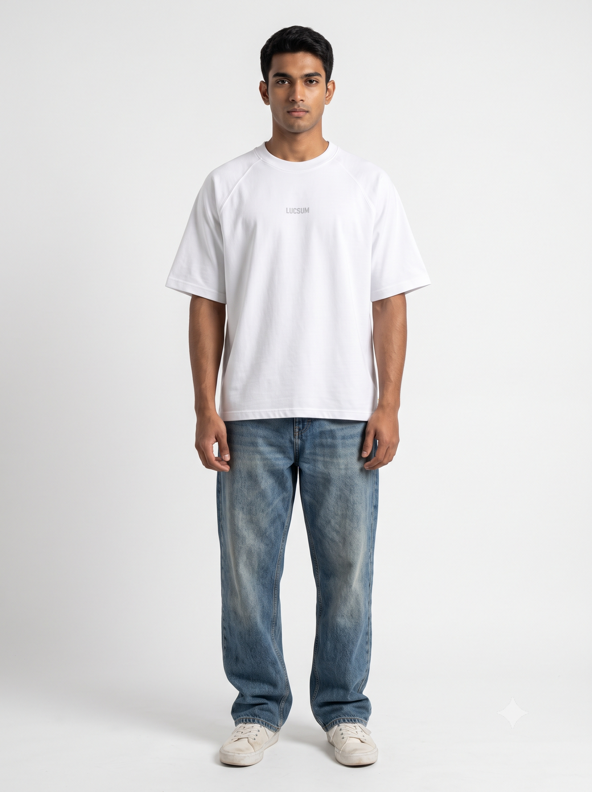 Lucsum Raglan Baseball White/White — On-model view