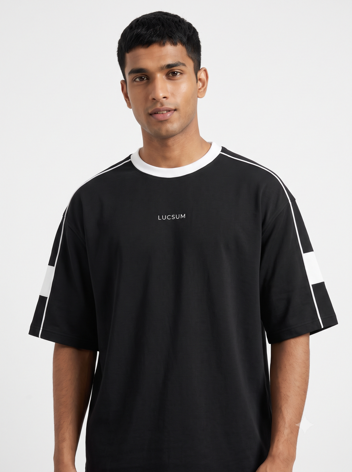 Lucsum Contrast Panel Black — Lifestyle view