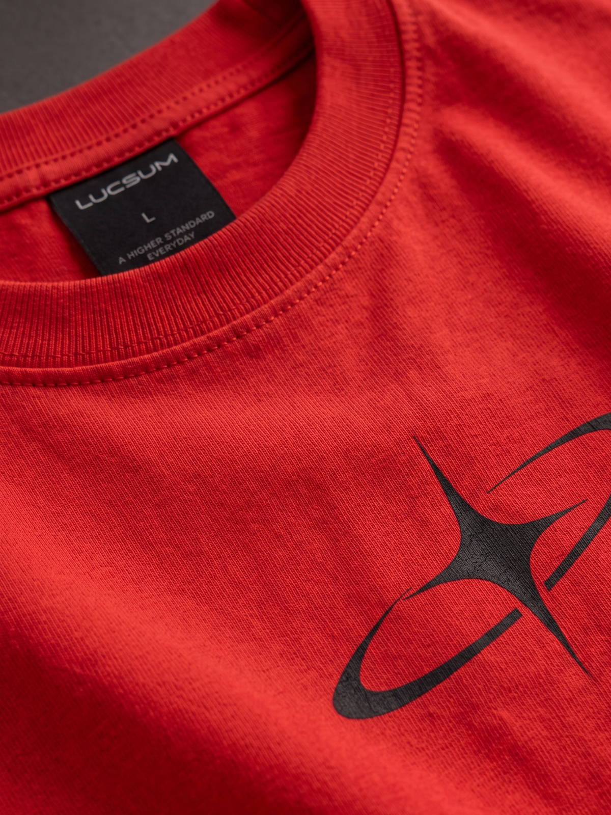 Lucsum Celestial Graphic Red — Macro close-up