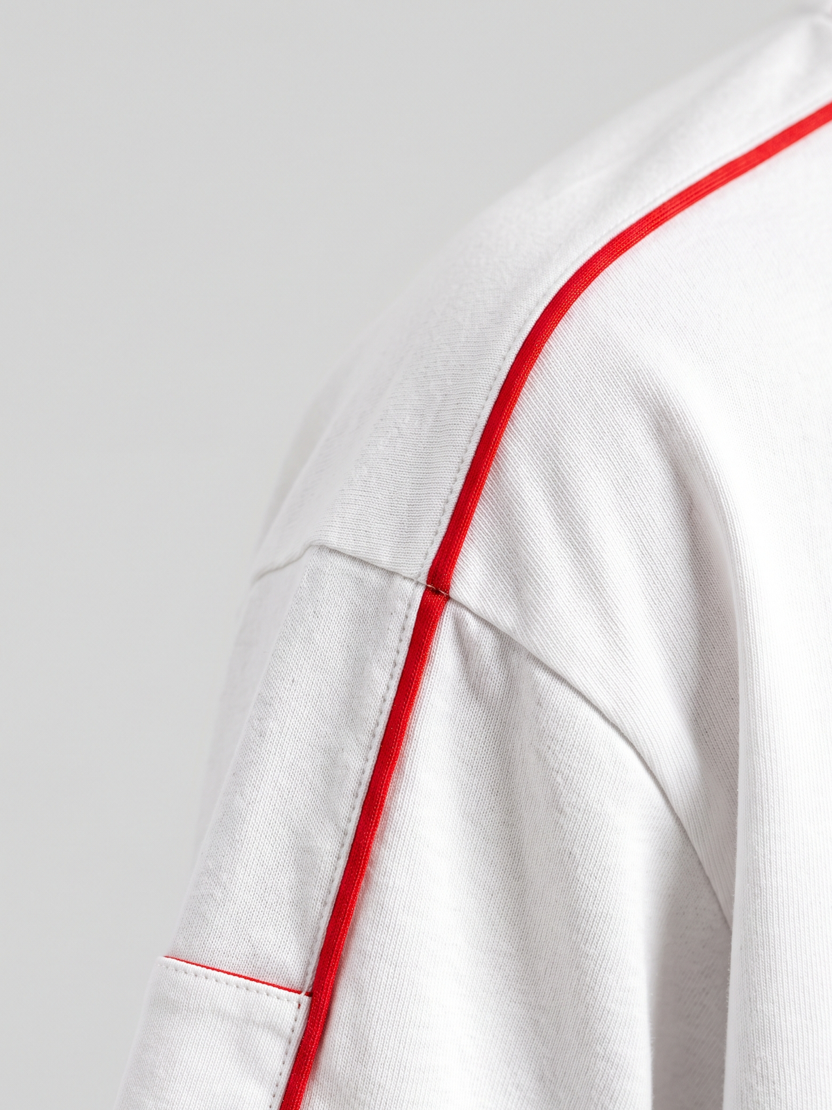 Lucsum Contrast Panel White — Macro close-up