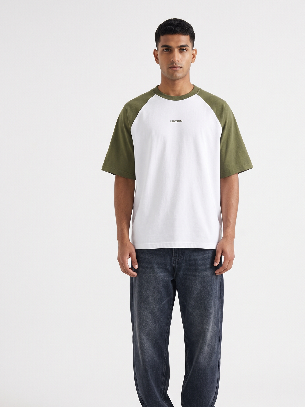 Lucsum Raglan Baseball Olive/White — On-model view
